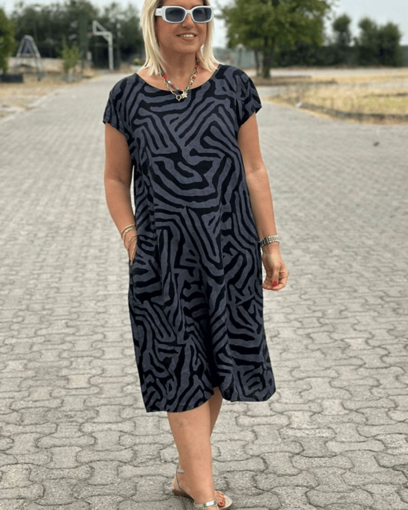 Christina™ | Summer Dress with Round Neck and Elegant Print