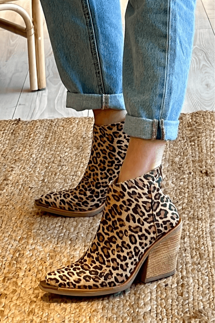 Eliana™ | Pointed Cowboy Boots