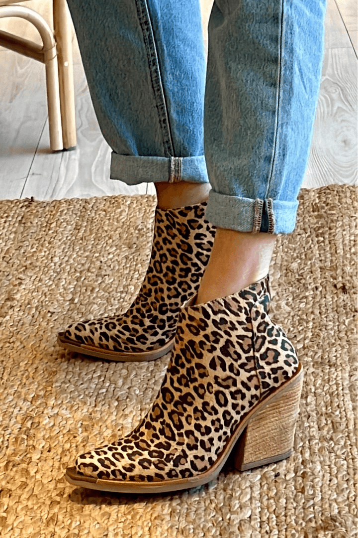 Eliana™ | Pointed Cowboy Boots